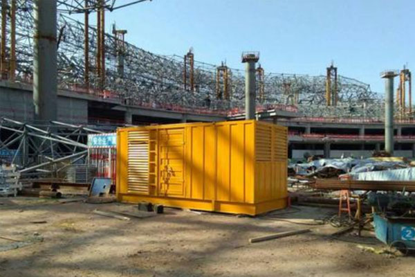 靖宇发电机出租如何判断空气滤清器是否需要更换？