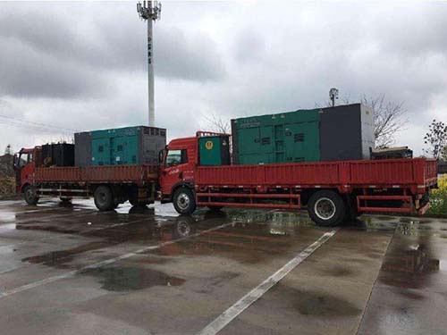 靖宇涂抹密封胶后，需要等待多长时间才能安装水冷式机油散热器密封件？